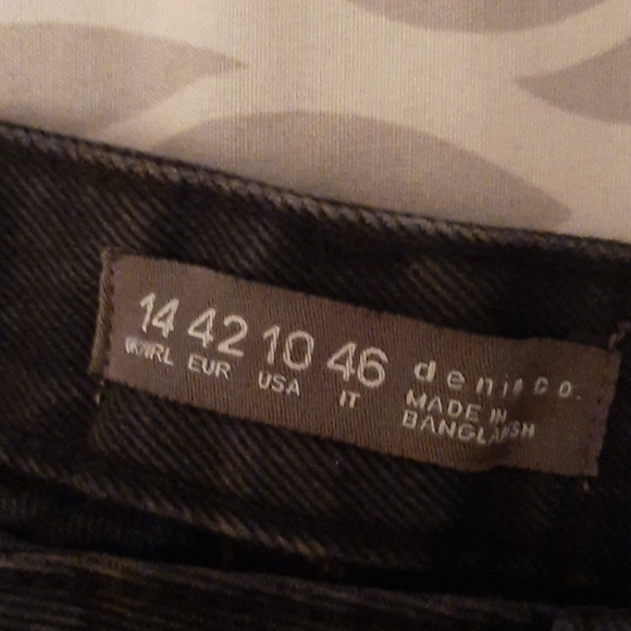 Washed out black never worn denim shorts - Picture 3 of 3